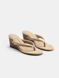 Legere Zehensteg-Keilsandalen