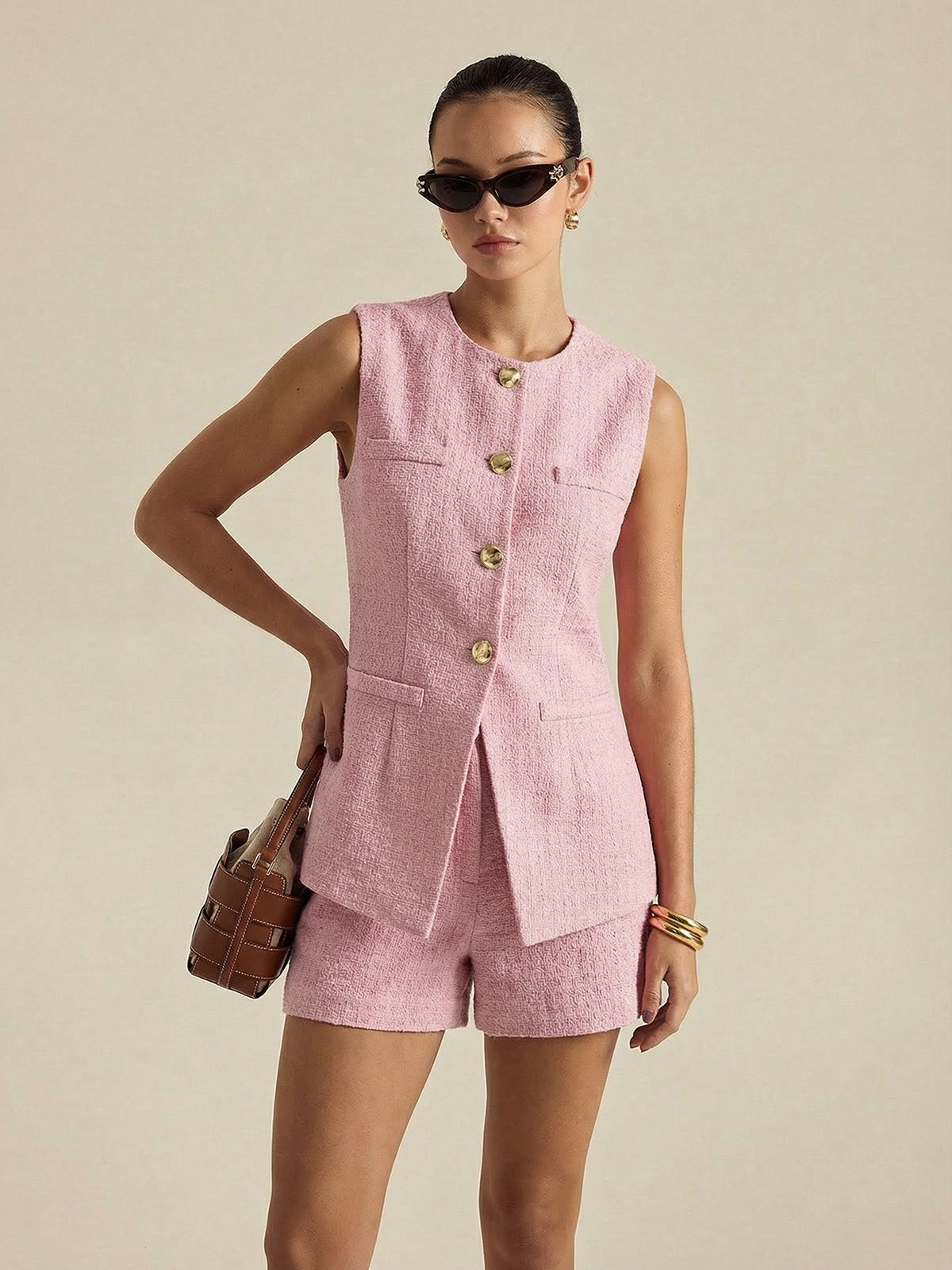 Ensemble gilet en tweed et short à boutons métalliques