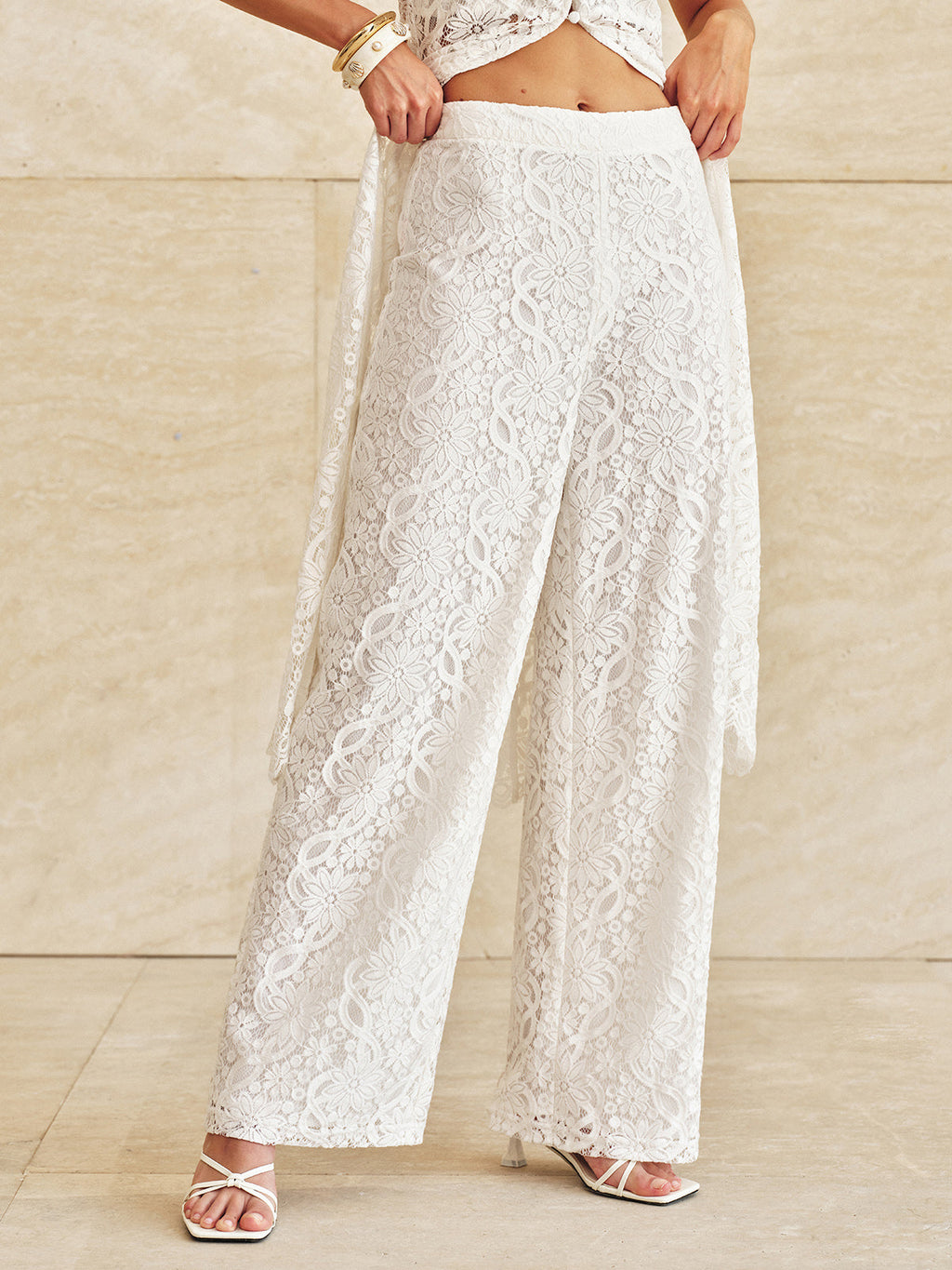 Pantalon large taille mi-haute en dentelle