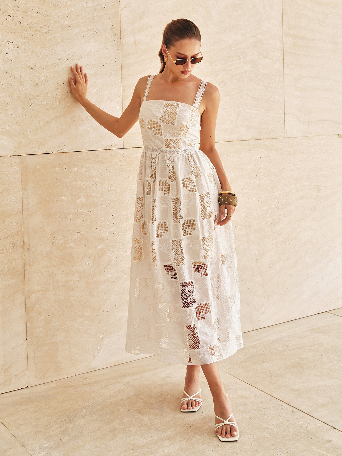 Robe longue en coton à patchwork, dentelle et broderies