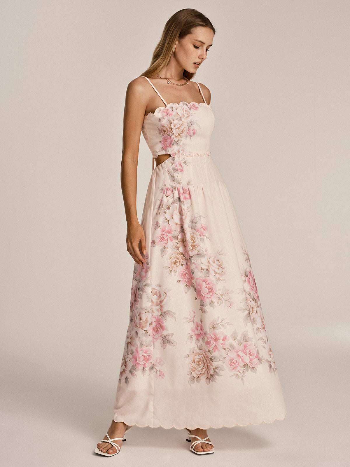 Maxikleid mit Blumenmuster und Cut-Outs