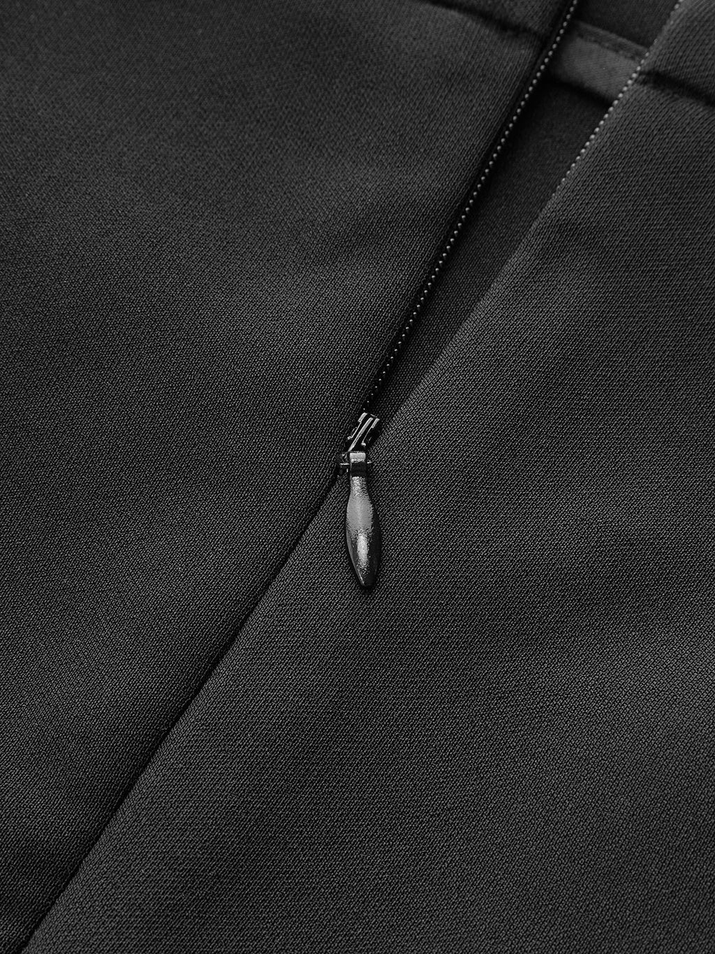 Minirock mit Falten und Metalldetail