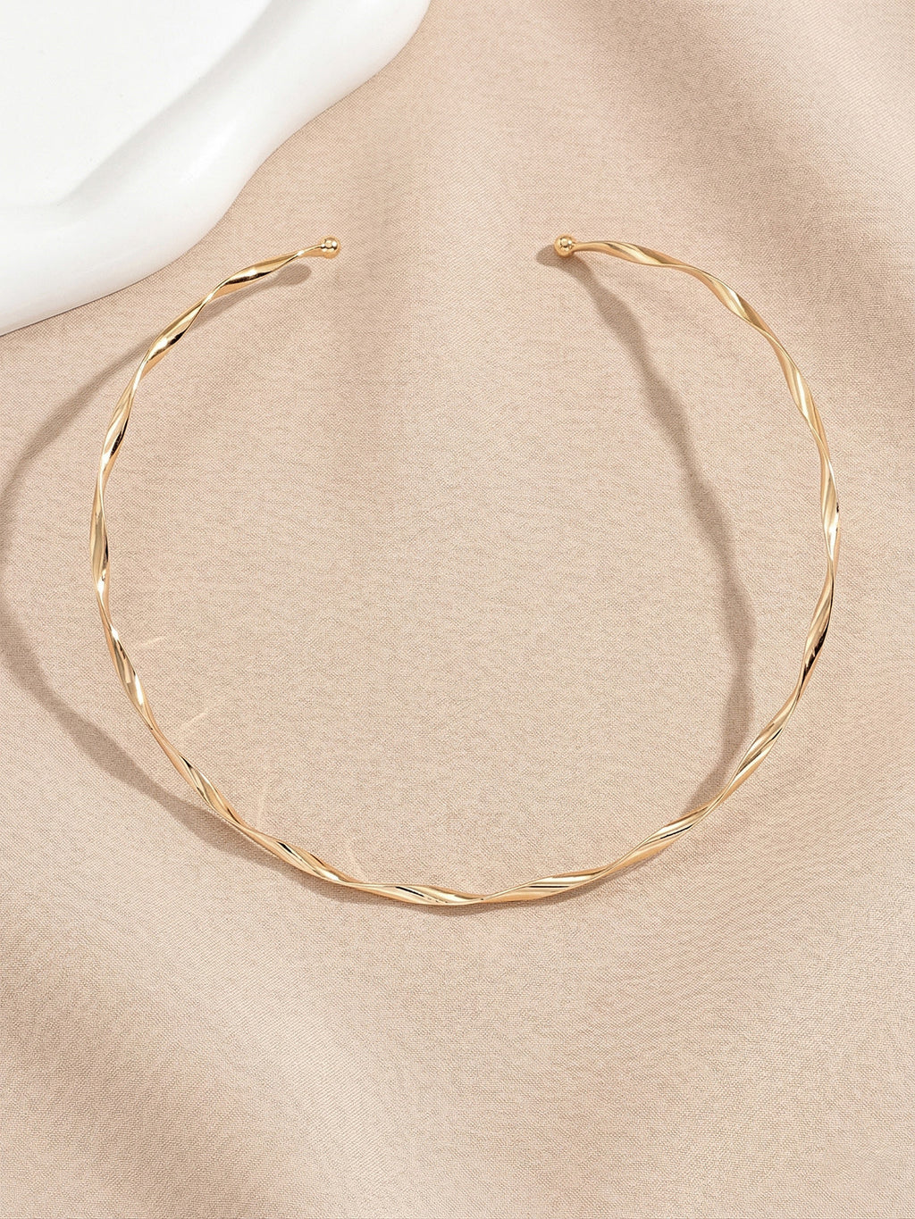 Twisted Minimalist Choker Necklace