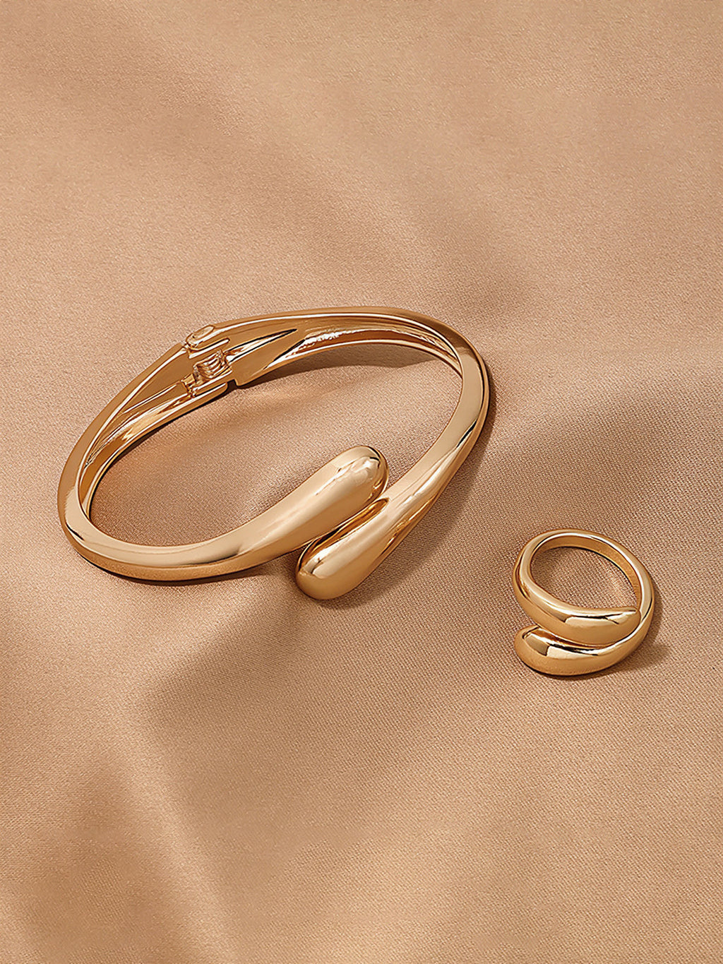 2er-Set glatte, minimalistische offene Armreife und Ringe