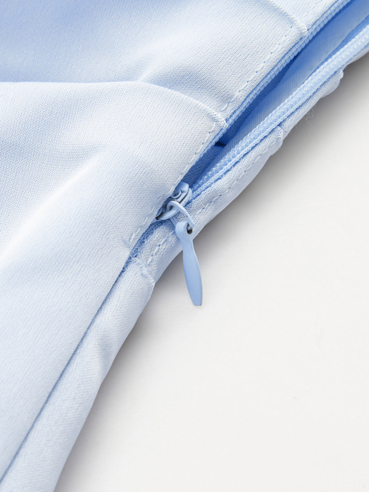 Asymmetrische Bluse mit Raffung und Spitzenborte