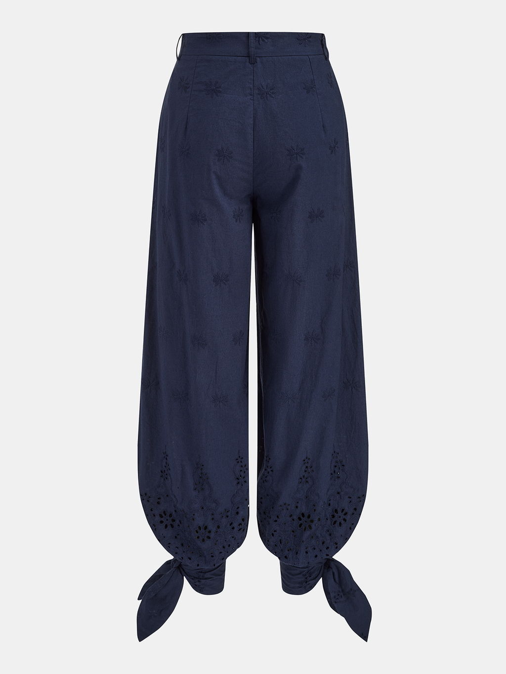 Set aus Oberteil mit Lochstickerei und Hose mit Bindebündchen