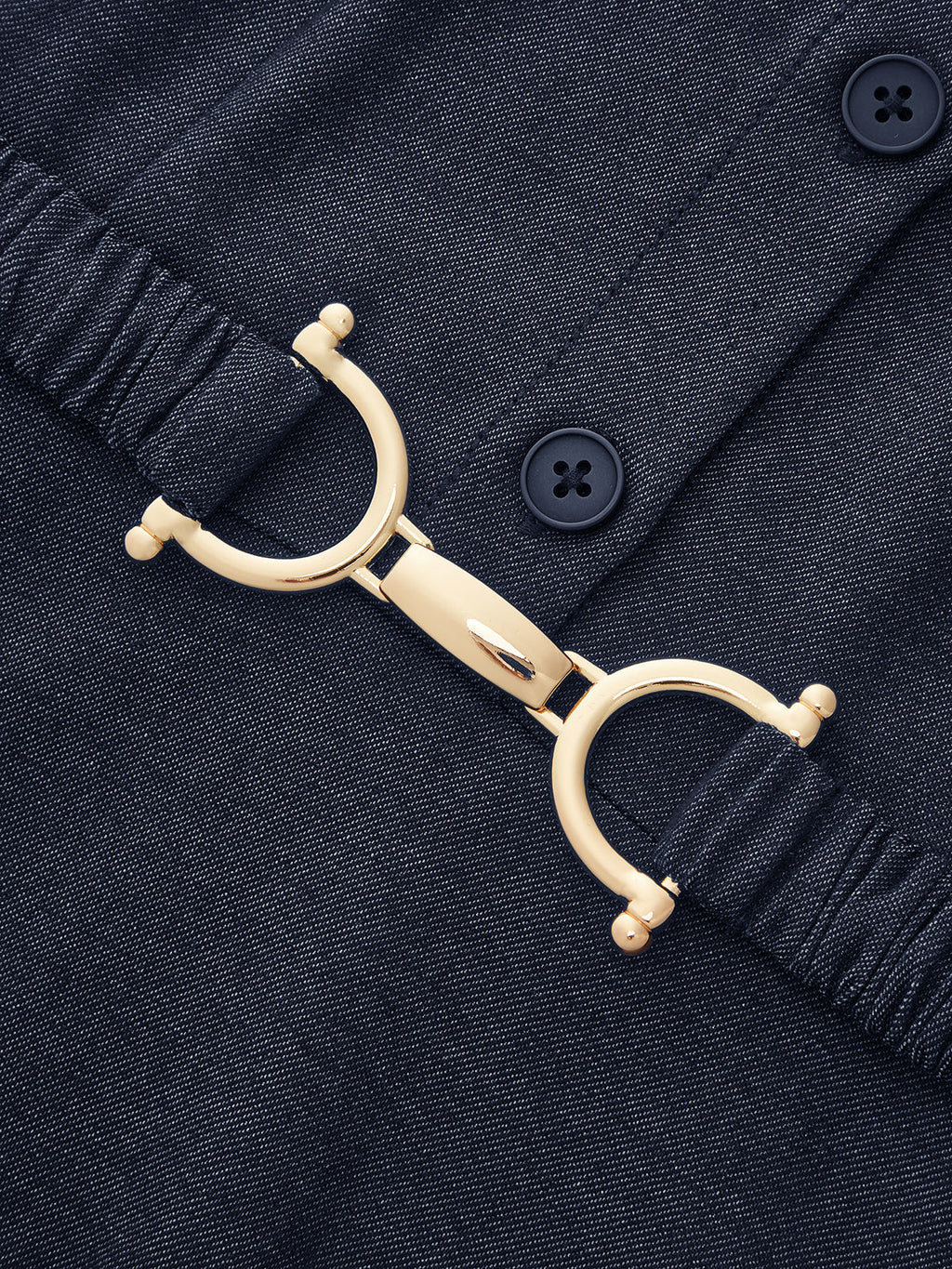 Neckholder-Maxikleid aus Denim mit Kragen und Gürtel
