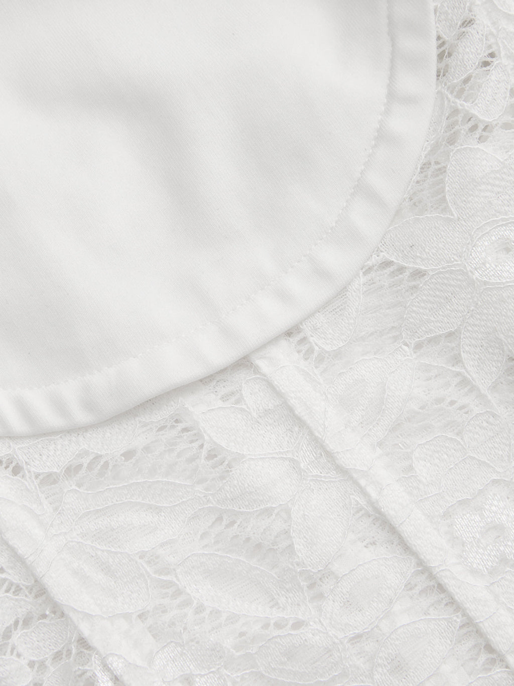 T-shirt à manches courtes et corset en dentelle