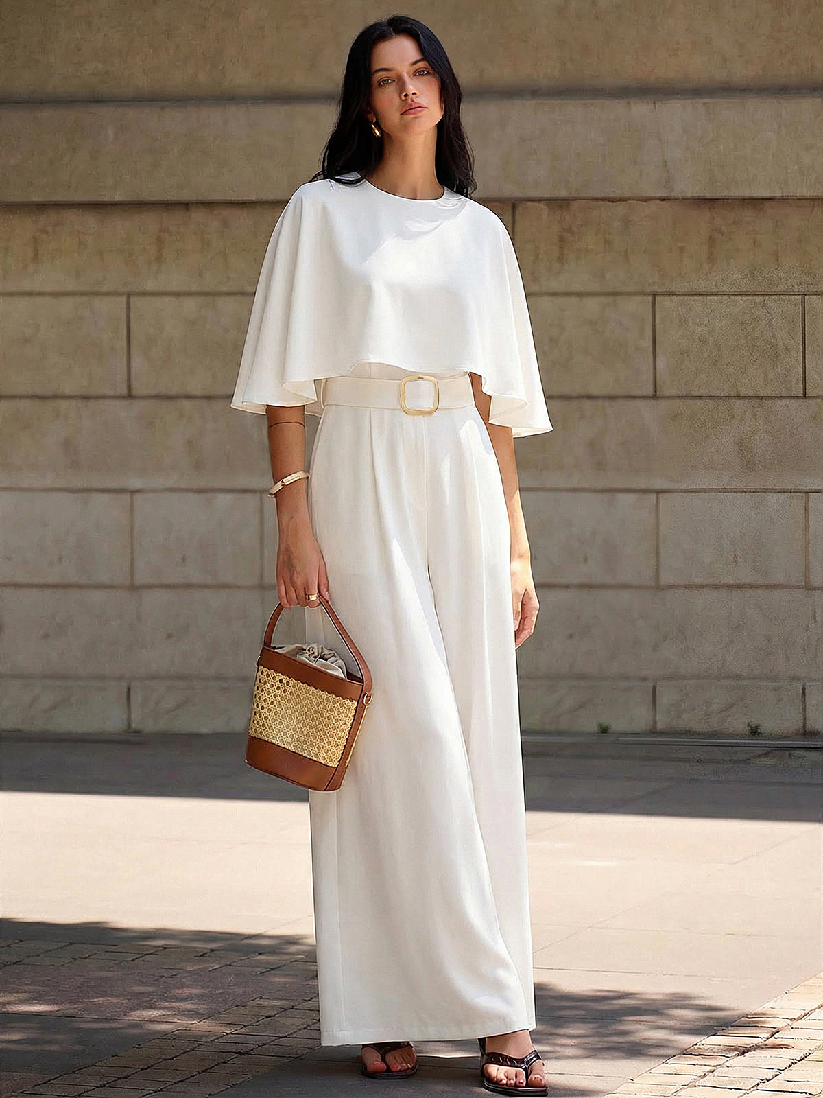 Combinaison pantalon à manches cape, ceinture et jambes larges