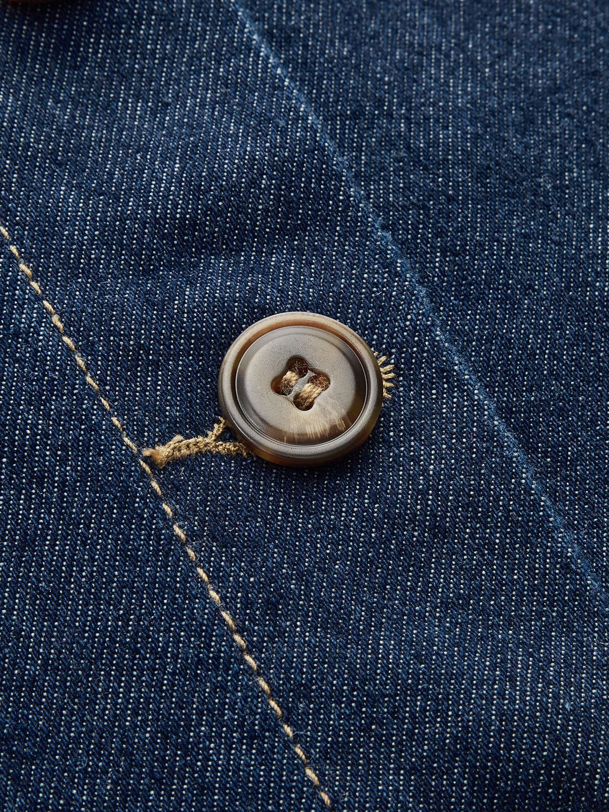 Mini-robe camisole en jean à cordon et boutons