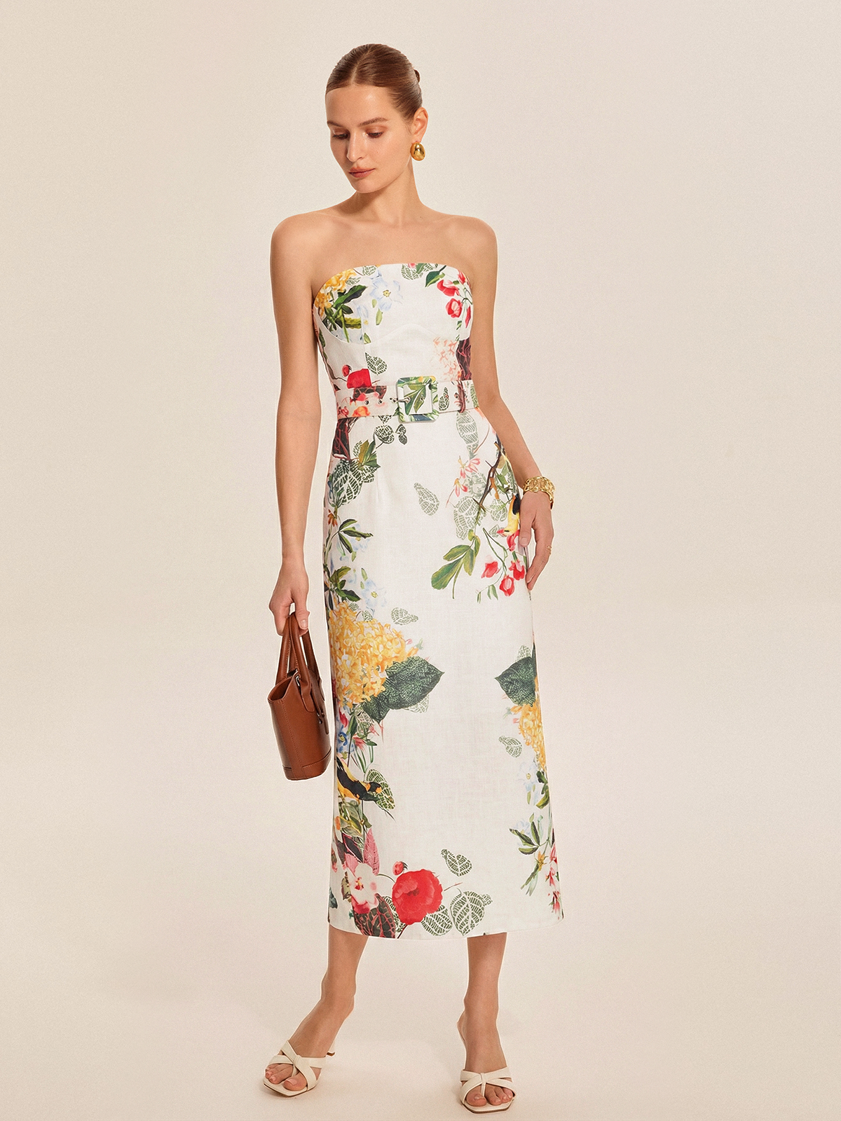 Trägerloses geblümtes Maxikleid mit Gürtel