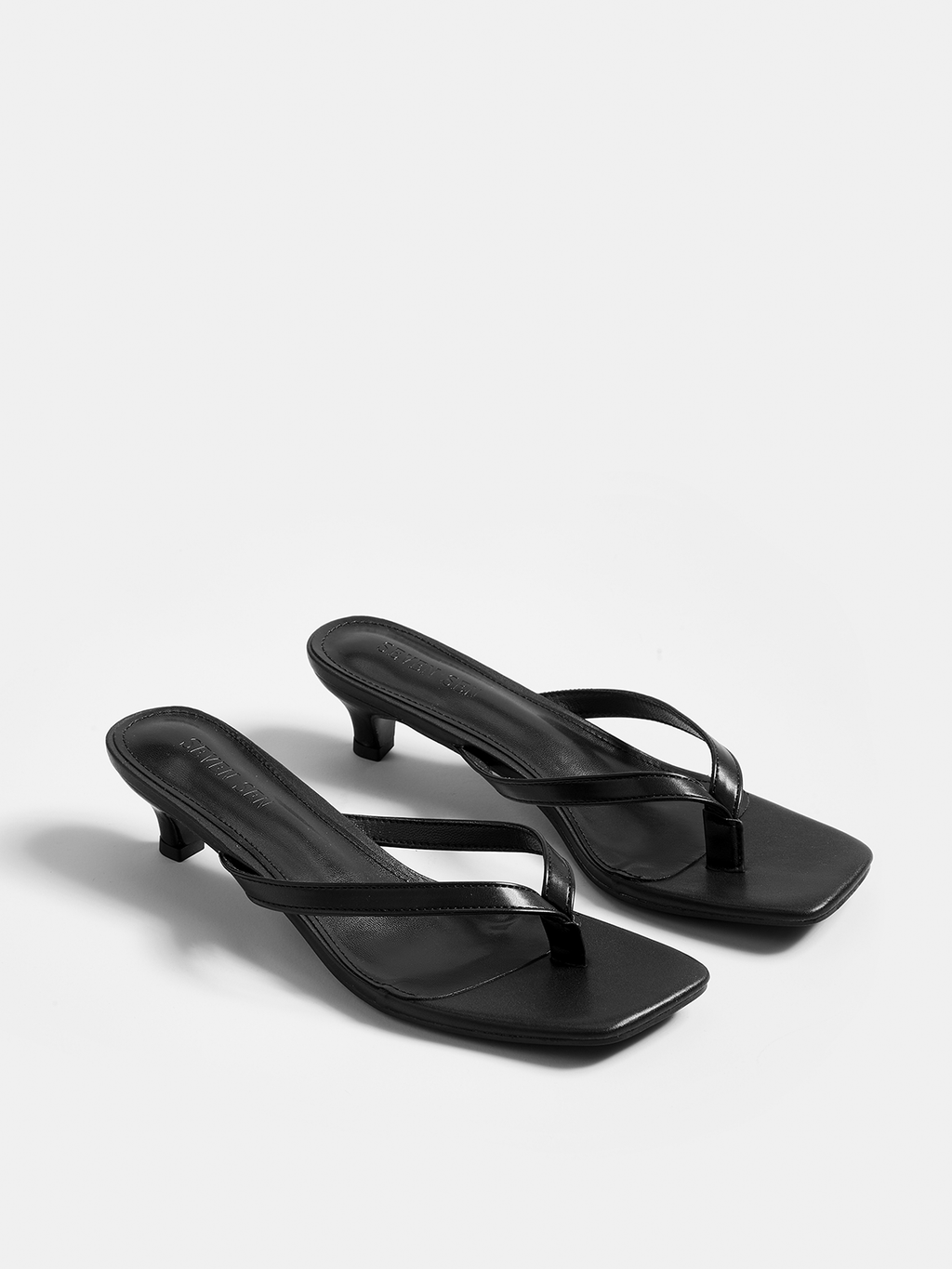 Riemchensandaletten mit Kitten-Heels aus echtem Leder
