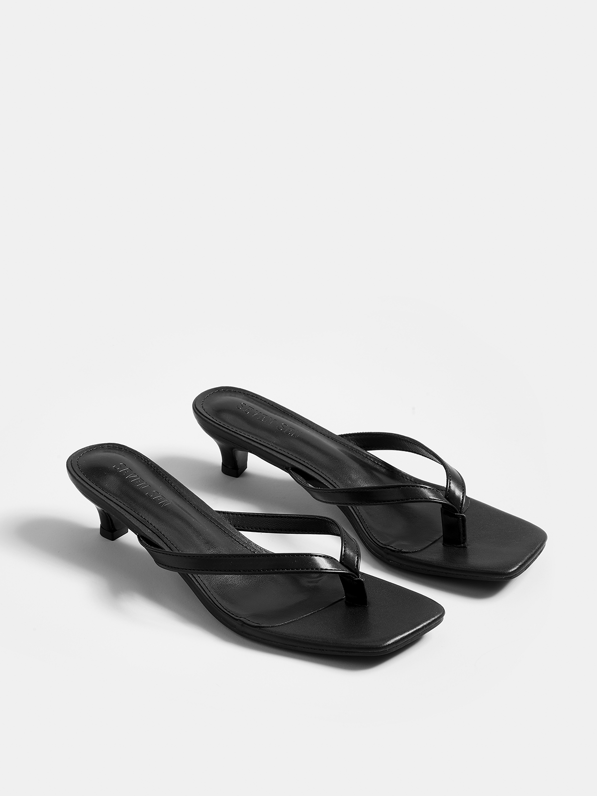 Riemchensandaletten mit Kitten-Heels aus echtem Leder