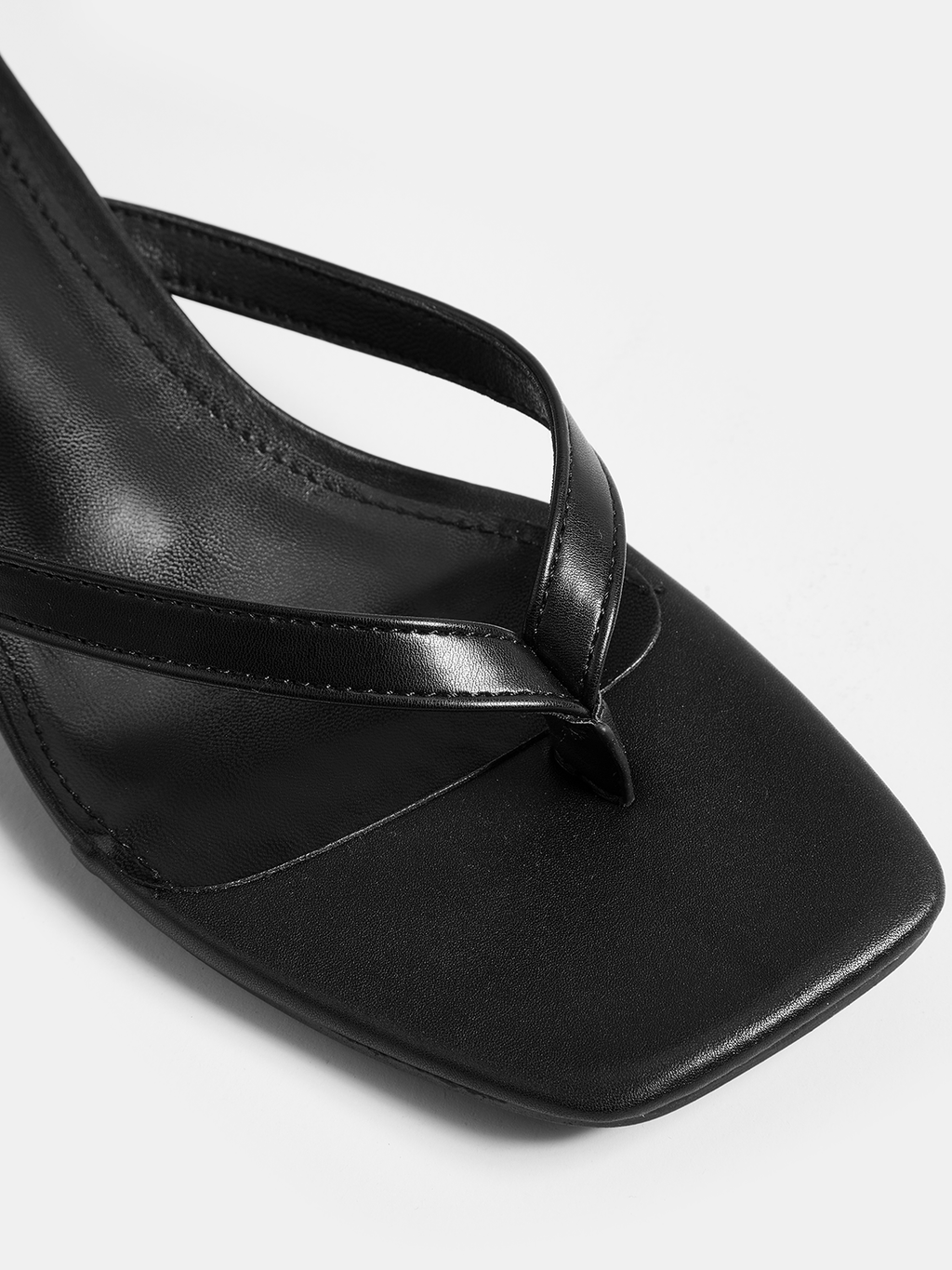 Riemchensandaletten mit Kitten-Heels aus echtem Leder