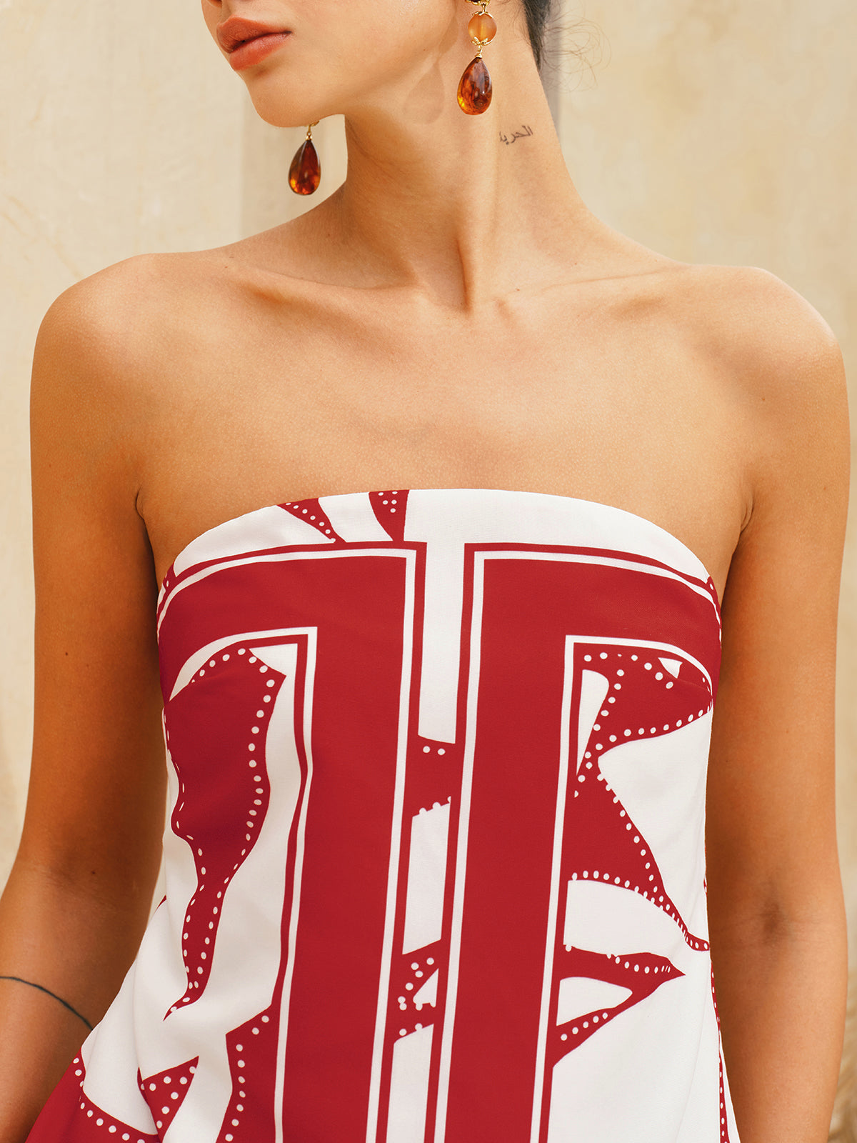 Ensemble haut bustier et pantalon à imprimé abstrait