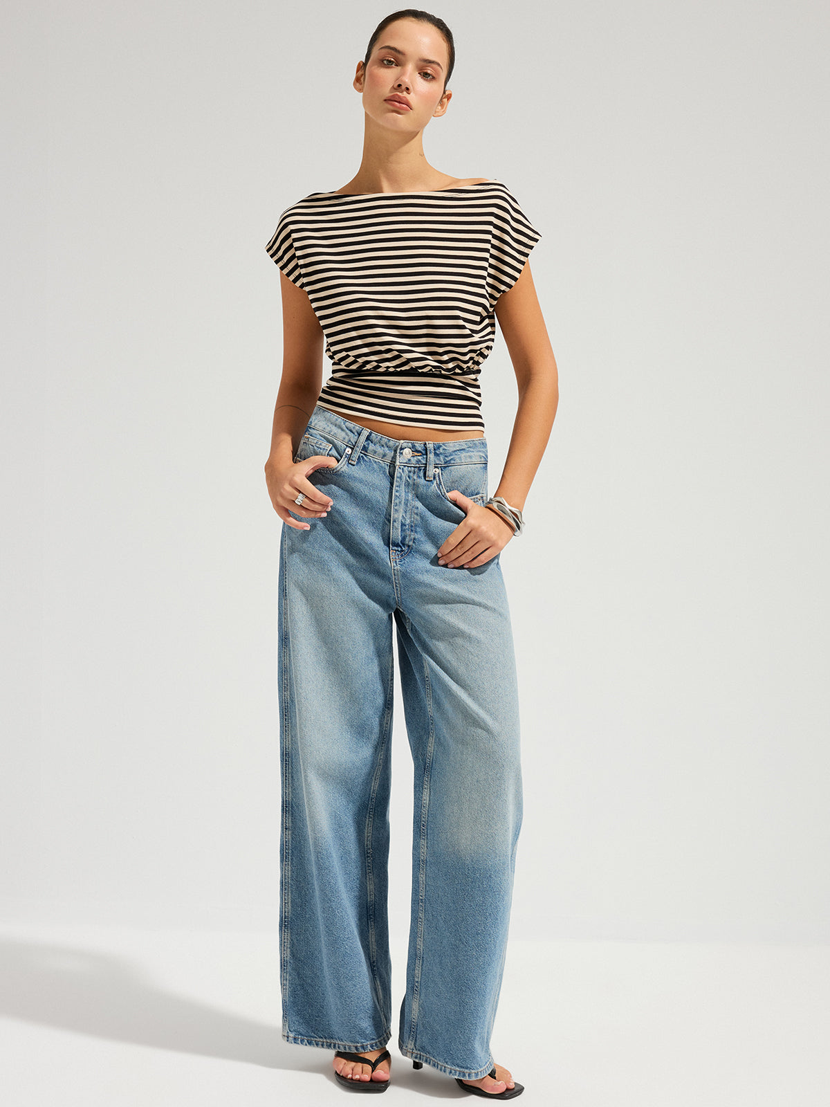 Gestreiftes Bootshals-Top mit geraffter Taille