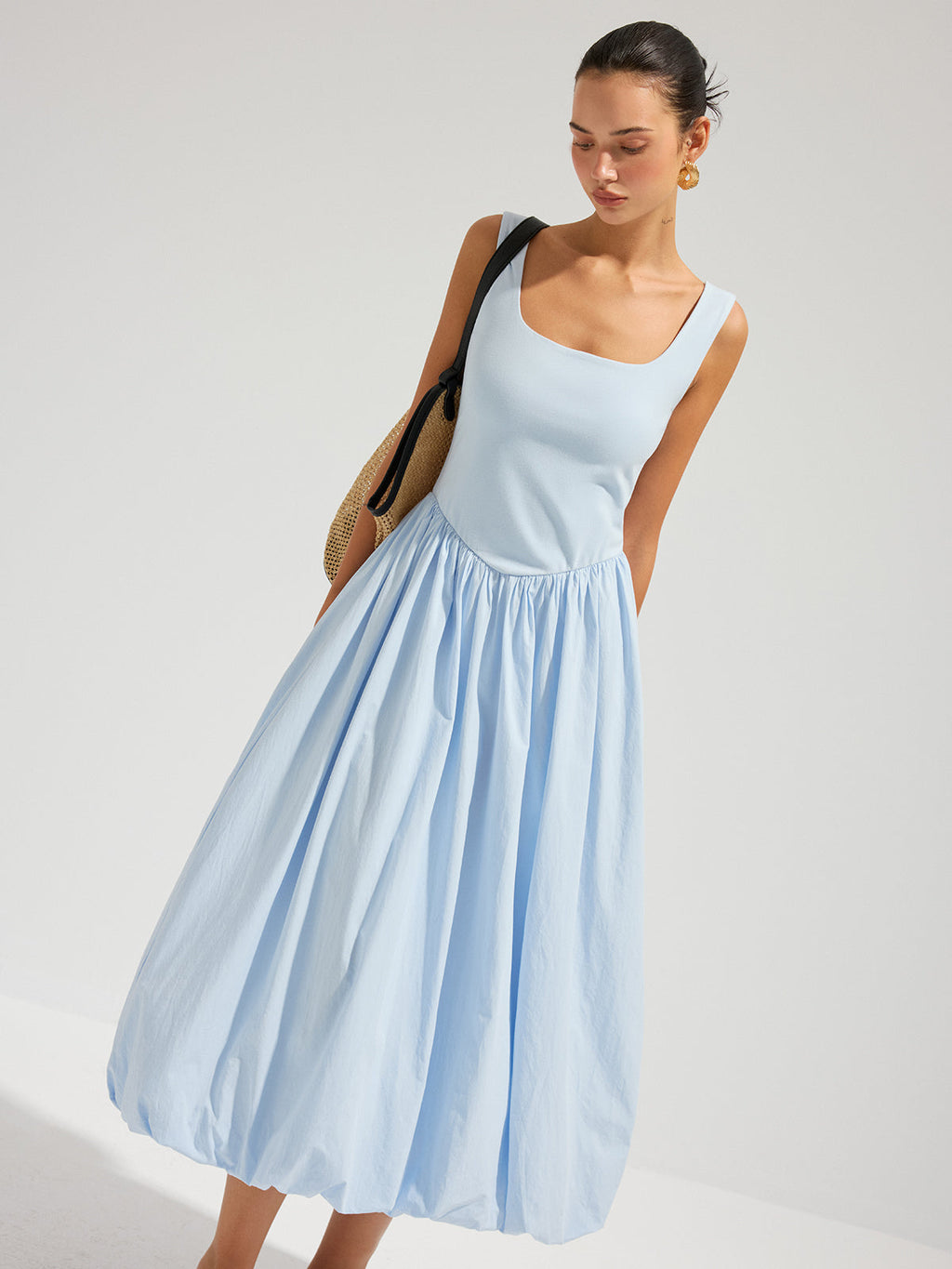 Rückenfreies ärmelloses Midi-Kleid aus Baumwolle