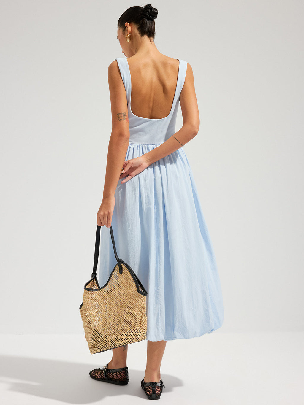 Rückenfreies ärmelloses Midi-Kleid aus Baumwolle