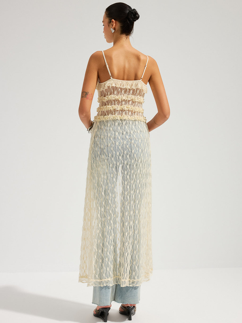 Durchsichtiges Midi-Trägerkleid aus Rüschenspitze