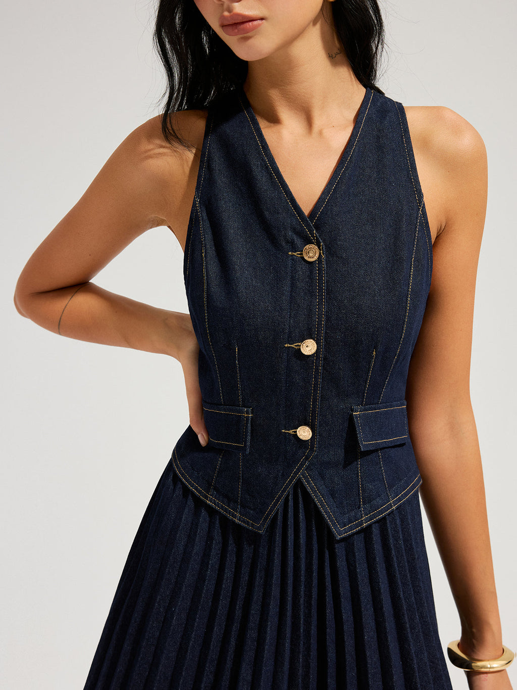 Ärmelloses Falten-Minikleid aus Denim
