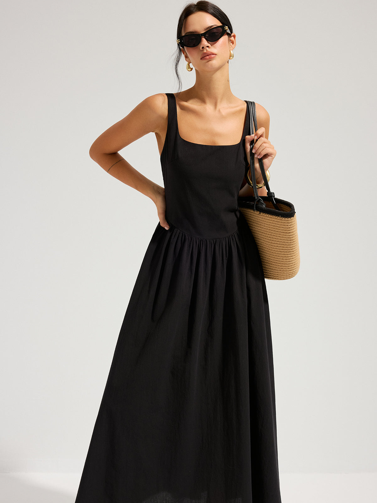 Baumwollmaxikleid mit eckigem Ausschnitt und Rückenausschnitt
