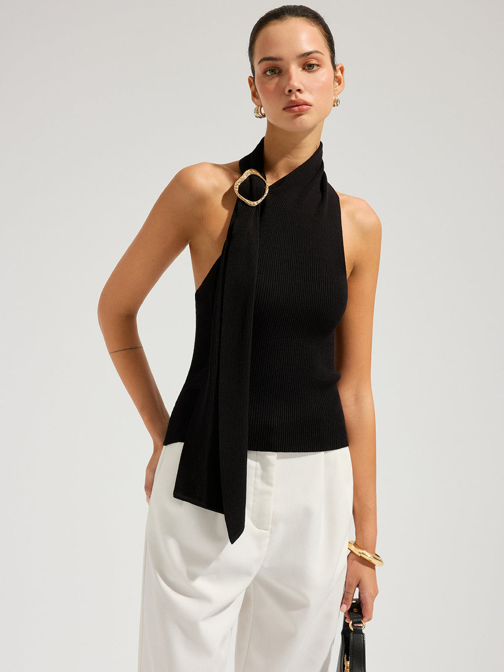 Neckholder-Stricktop mit Metallschnalle