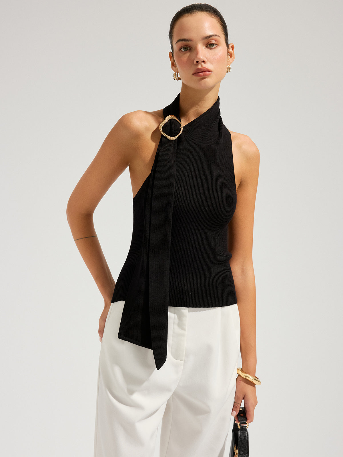Haut en maille à col halter et boucle en métal