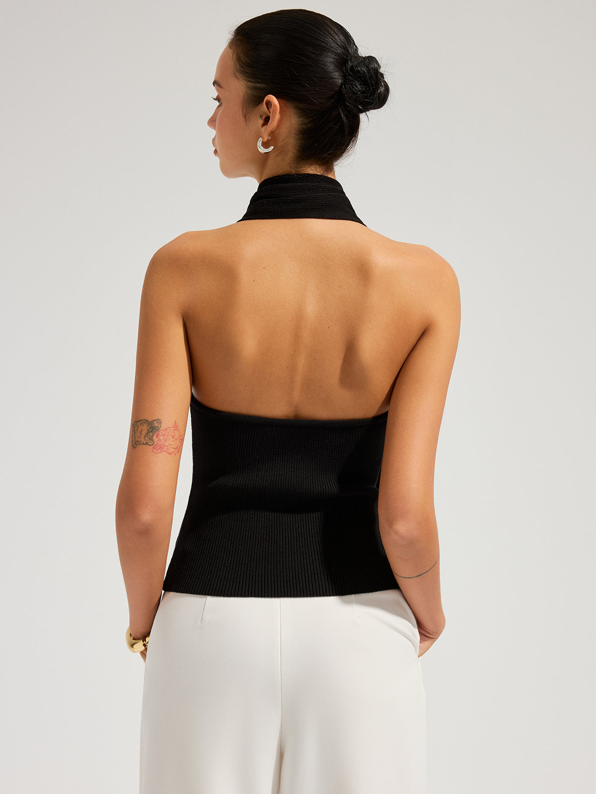 Haut en maille à col halter et boucle en métal