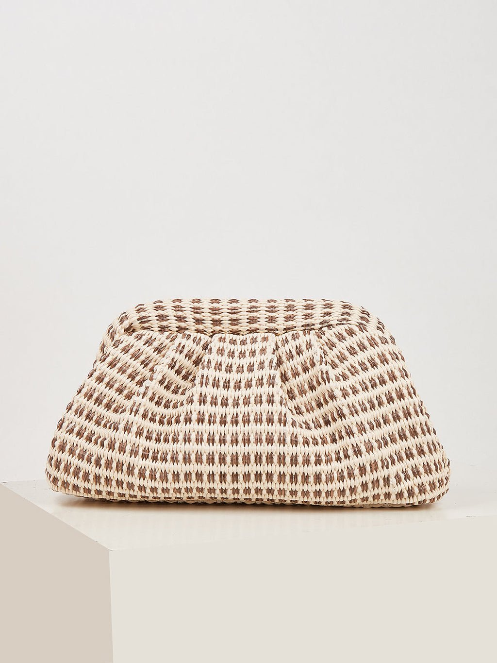 Clutchbag mit Hahnentrittmuster und Raffungen