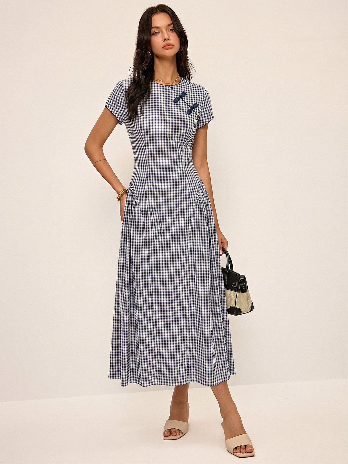 Gingham-Froschknopf-Kurzarm-Midikleid