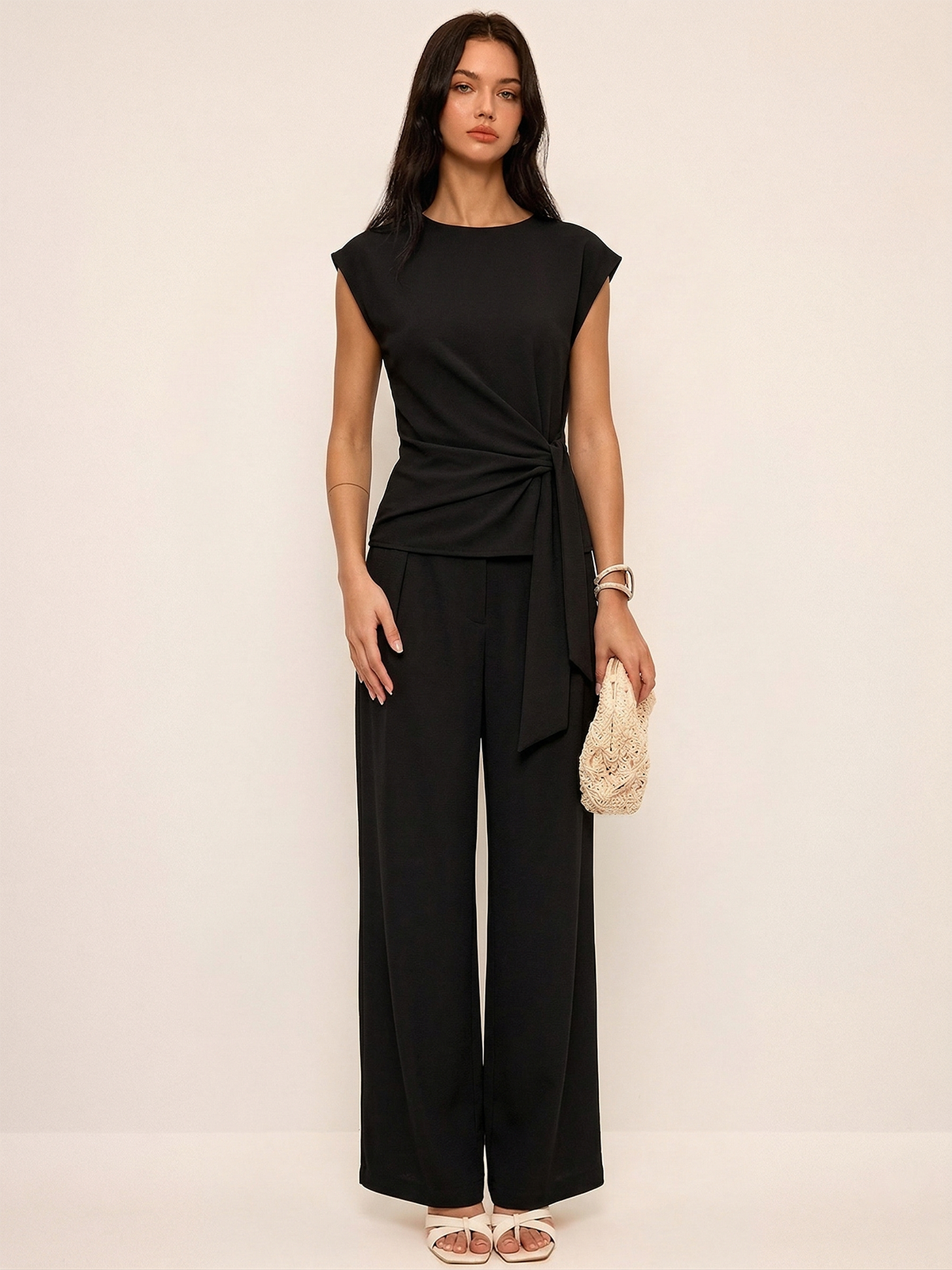 Ensemble haut sans manches à taille nouée et pantalon large