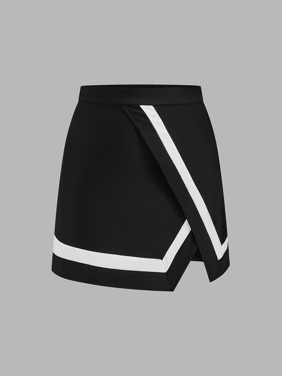 Maillot de bain une pièce à bordures contrastées et ensemble jupe