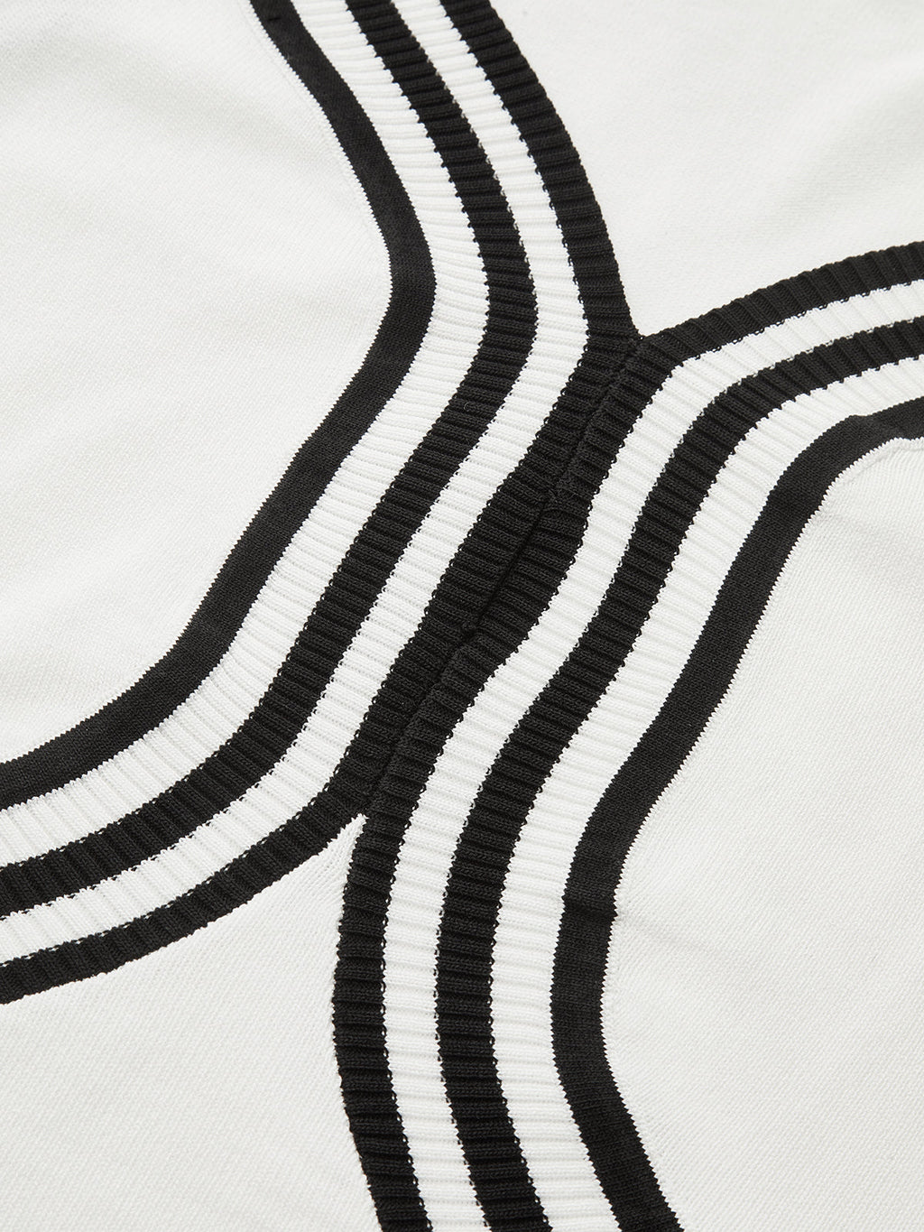 Robe longue en maille sans manches à col en V rayée