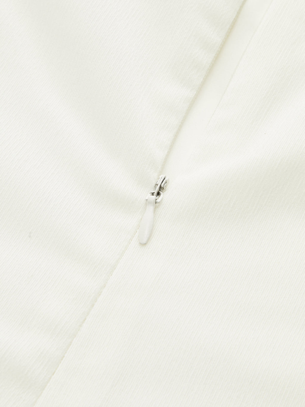 Trägerloses, gerafftes, fließendes Maxikleid
