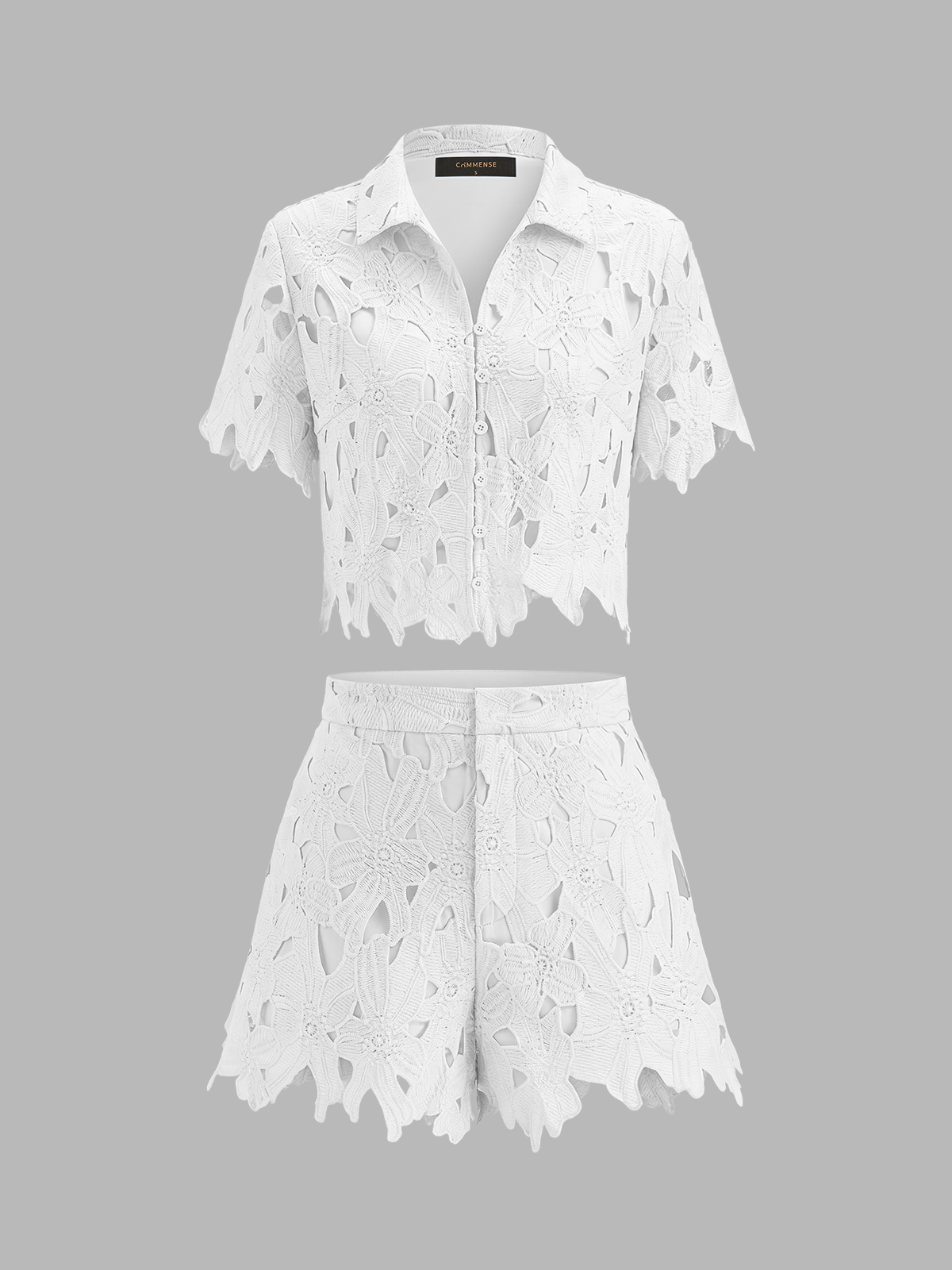 Kurzes Hemd und Shorts Set aus floraler Spitze