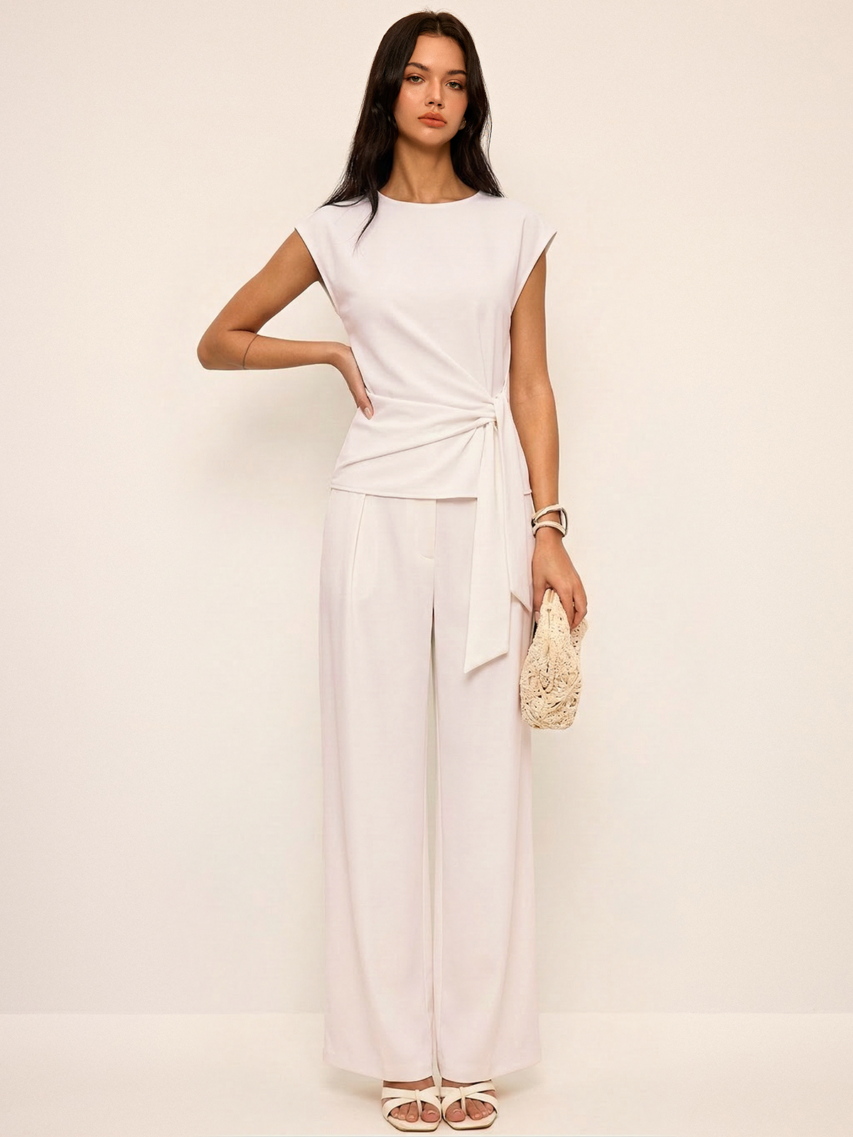 Ensemble haut sans manches à taille nouée et pantalon large