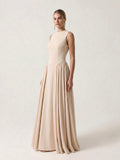 Robe longue évasée sans manches