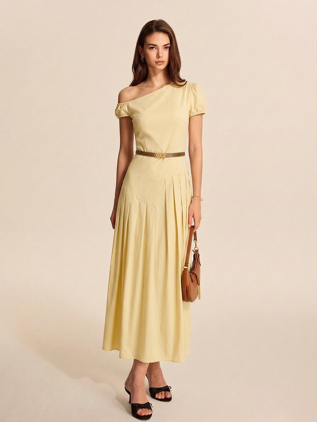 Baumwoll-Maxikleid mit One-Shoulder-Träger und Gürtel
